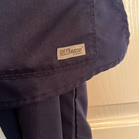 Scrub Set - Picture 3 of 8